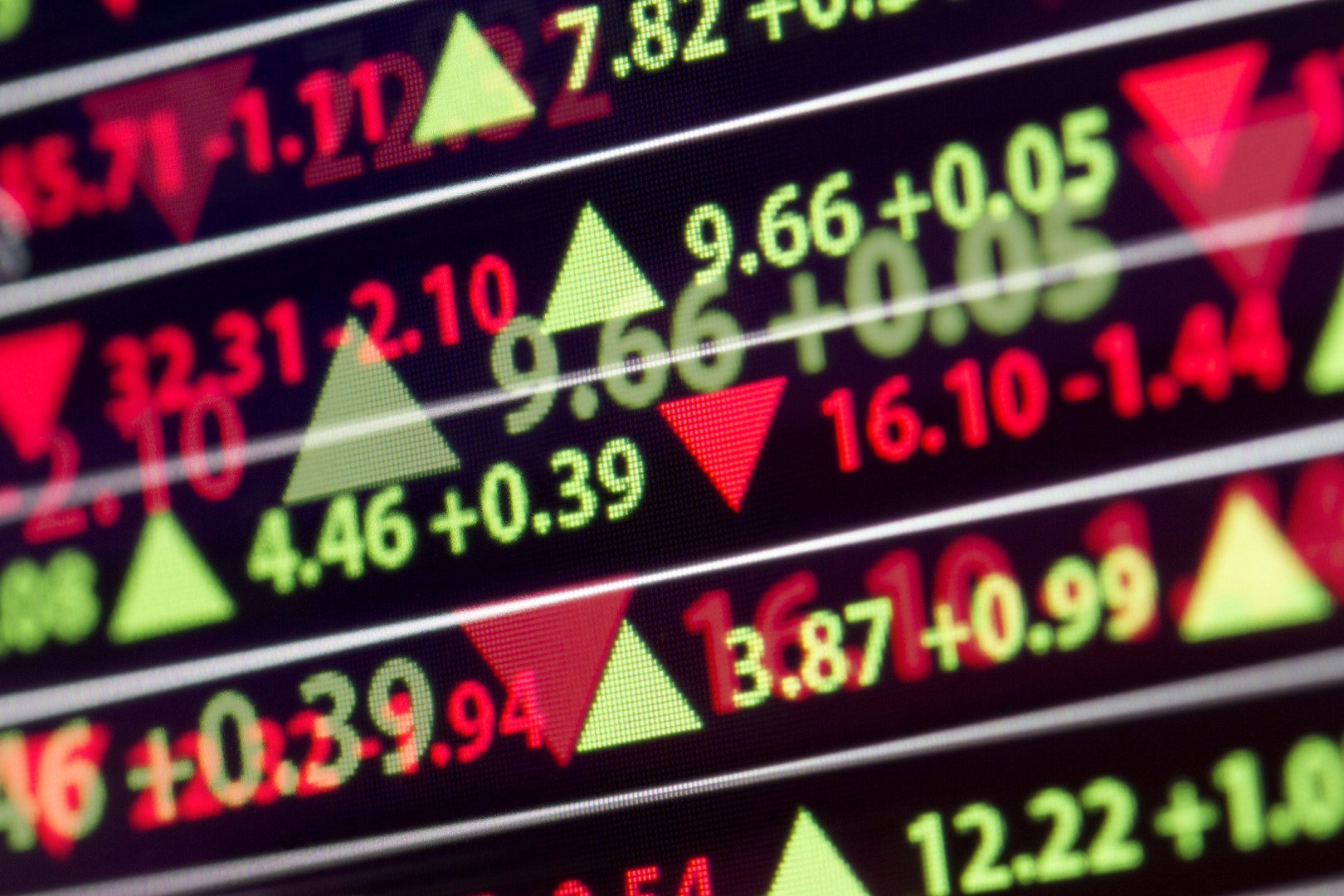 Indici americani S&P 500 și Nasdaq ating recorduri istorice după publicarea datelor despre inflația din Statele Unite / Acțiunile Oracle înregistrează creșteri semnificativeea noastră”