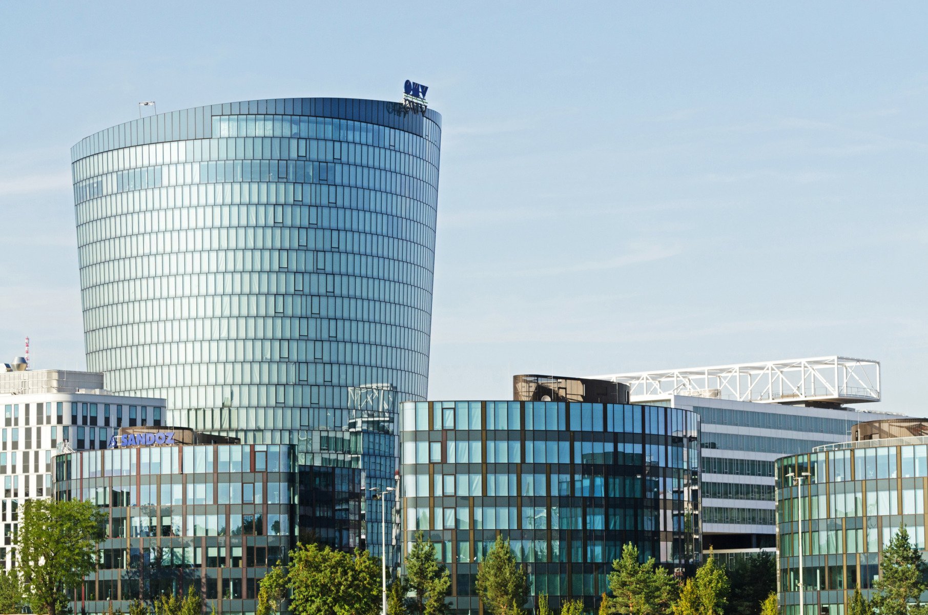 Angajat OMV din Viena, descoperit ca fiind un spion rus – posibil un est-european cu cetățenie dublăea noastră”