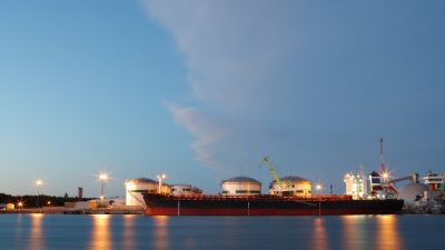 Polonia solicită Uniunii Europene să oprească, până în 2026, importurile de petrol provenit din Rusiaea noastră”