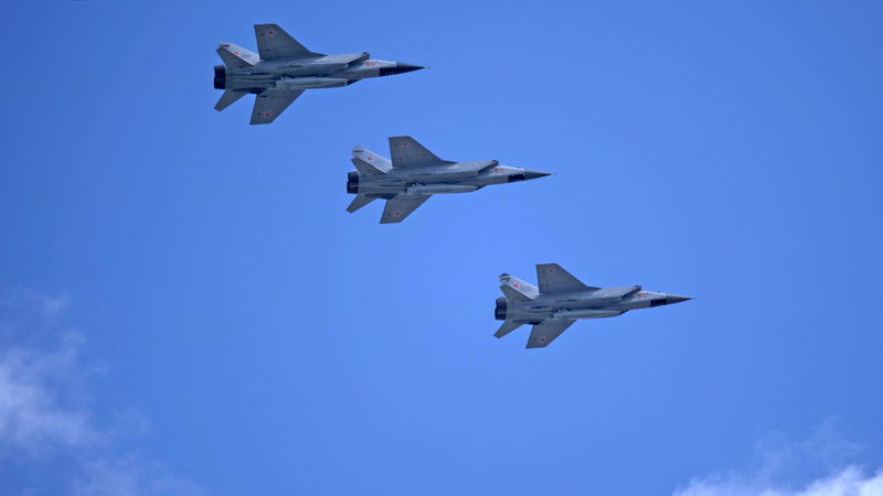 Aparate de zbor militare ale Rusiei au intrat în spațiul aerian al unei alte țări membre a Alianței Nord-Atlantice. Incidentul reprezintă o nouă întâmplare de acest gen, după incidentele anterioare cu aeronave fără pilot în Polonia și România.