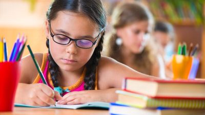 Fată de 9 ani, originară din Caraibe, a promovat Bacalaureatul în Franța și va studia informatică și drept în Dubaiea noastră”