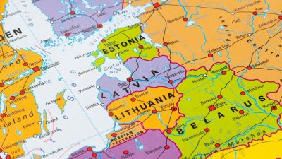 Constructorul unui șanț antitanc de 40 de kilometri se află în plină desfășurare pe granița dintre Estonia și Rusiaea noastră”