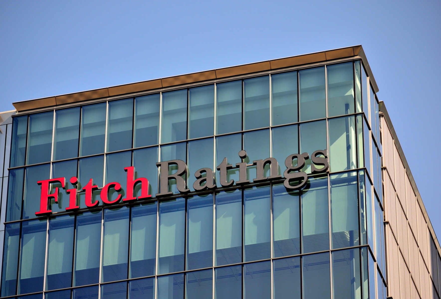 Fitch reduce ratingul Franței, în apăsătoare criză economică, la cel mai redus nivel înregistrat vreodatăea noastră”