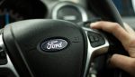 Ford rechemă aproape 102.000 de autoturisme Taurus în Statele Unite din cauza riscului de desprindere a componentelor de pe ușiea noastră”