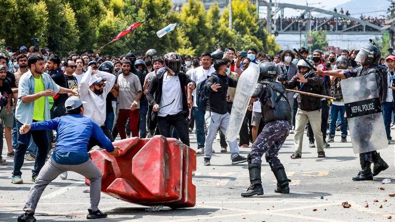 Guvernul din Nepal ridica interdicția impusă asupra rețelelor de socializare care a declanșat proteste violente ale generației Z.