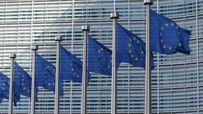 Bruxelles-ul confirmă păstrarea reglementărilor pentru gigantii tech, în pofida avertismentelor lui Trumpea noastră”