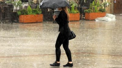 Avertizare meteo emisa de Administratia Nationala de Meteorologie, valabila pana luni seara: regiunile din tara afectate de furtuni puternice si precipitatii sub forma de grindina.