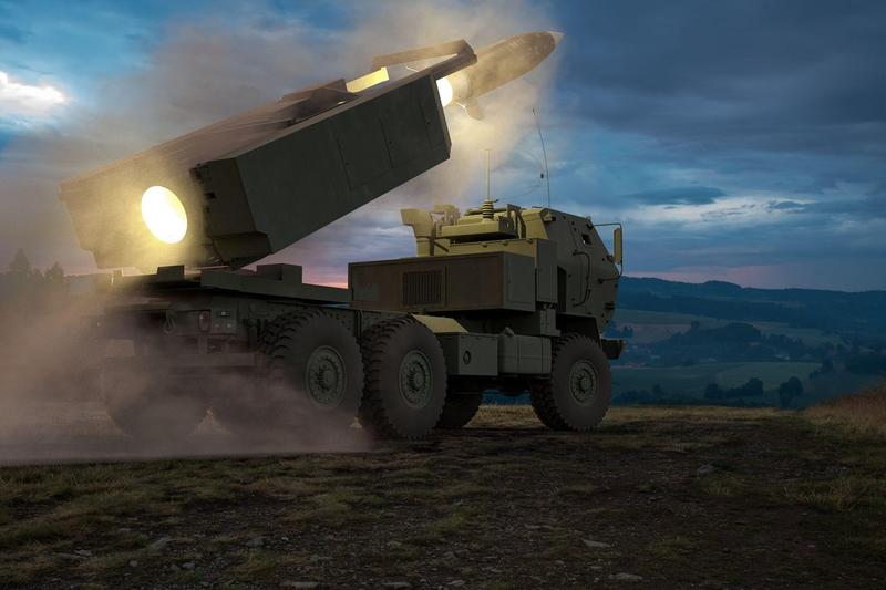Ucraina primește ajutor militar din partea Statelor Unite ale Americii prin intermediul unui nou program finanțat de aliații europeni, în timp ce președintele Zelenski solicită fostului președinte american Trump o declarație fermă și clară cu privire la două aspecte cruciale ale conflictului.