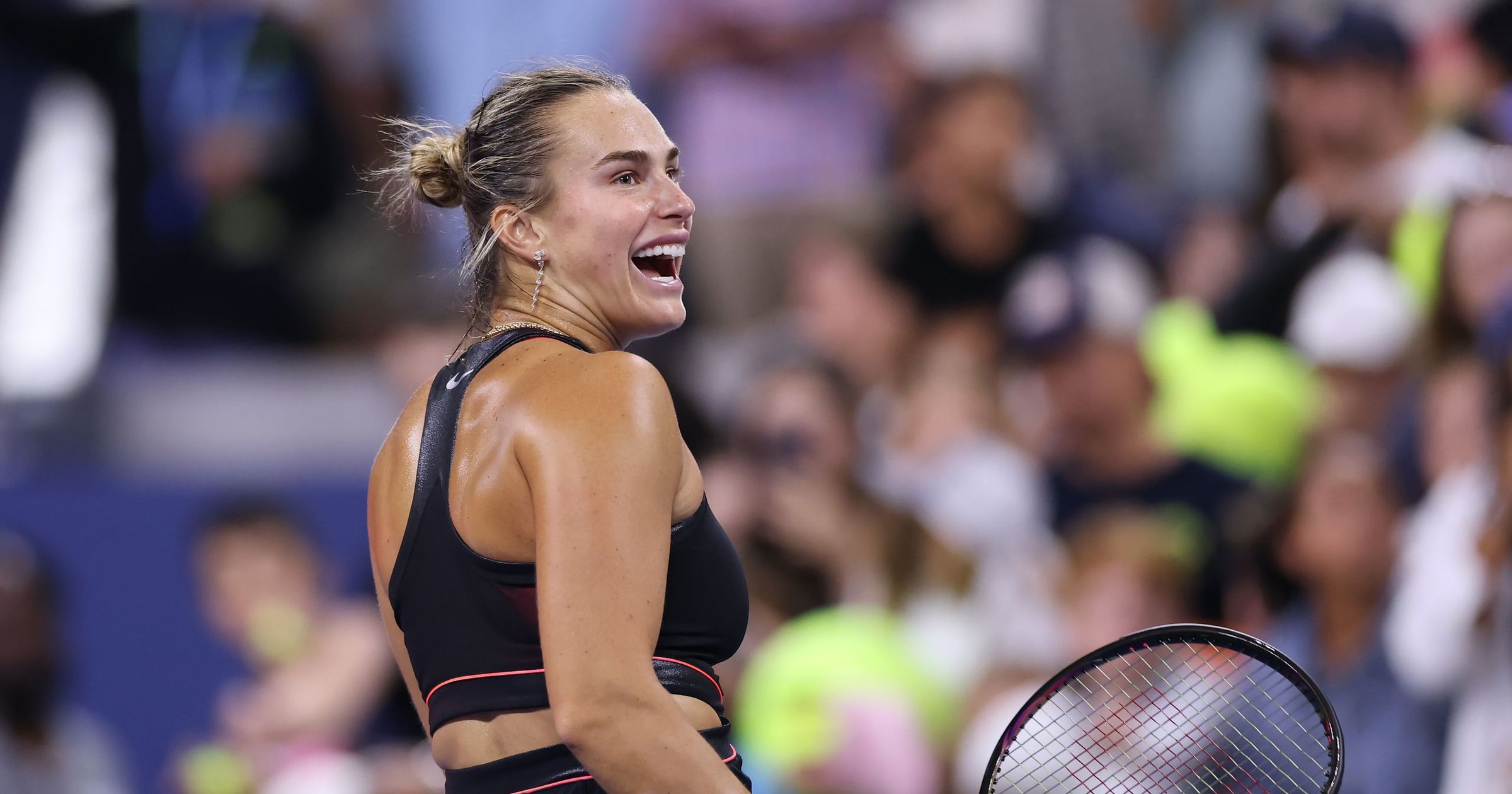 Istorie pe tabla feminina la US Open. Nu s-a mai intamplat de 44 de ani ca sferturile de finala sa fie atat de incinse. 

Sau

Eveniment istoric in competitia feminina de la US Open. Pentru prima data in ultimii 44 de ani, sferturile de finala prezinta un tablou atat de interesant si competitiv.