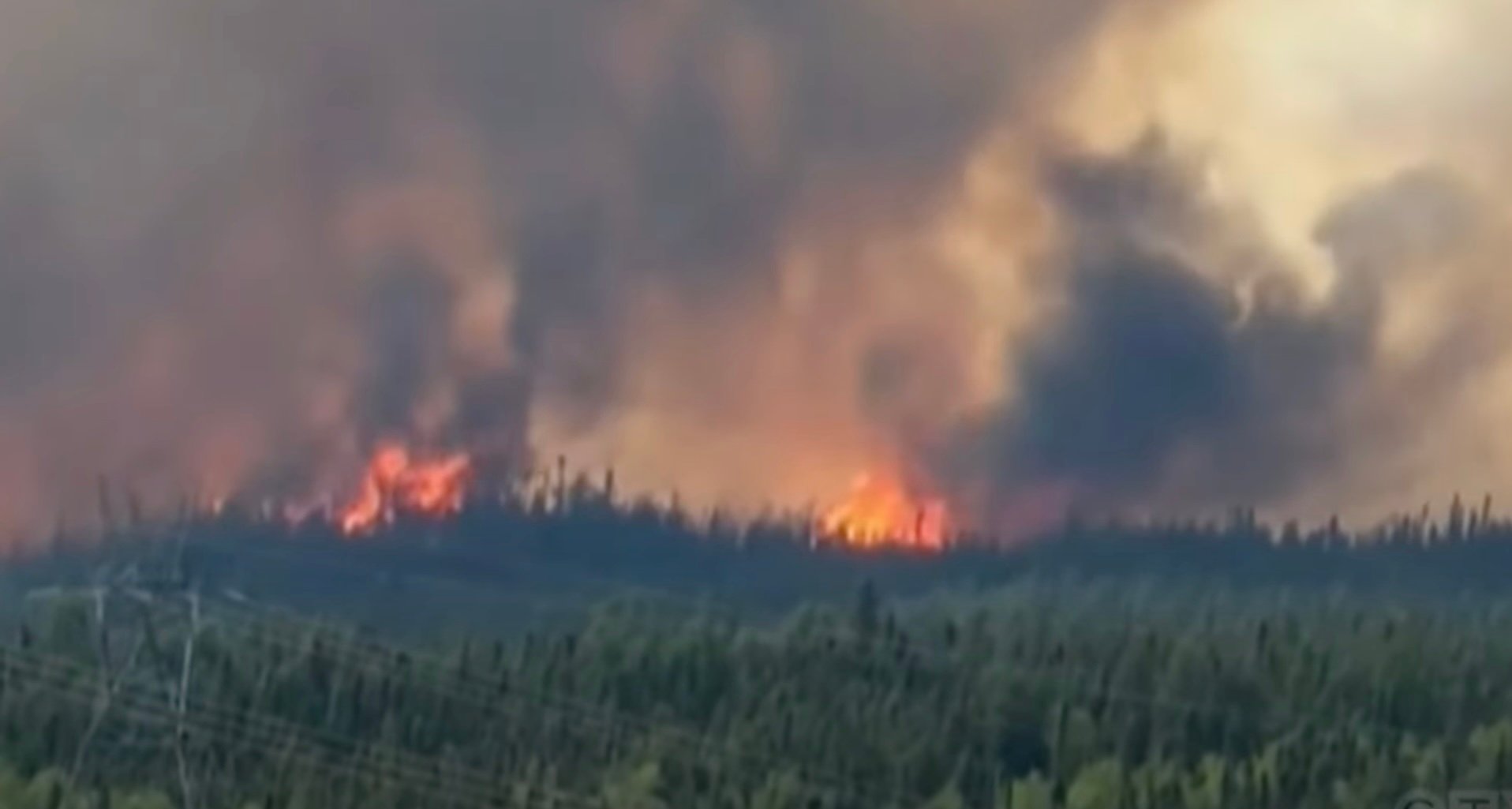 Incendii de pădure în Canada: Evacuări în zona Arctică după o focar care durează de săptămâniea noastră”