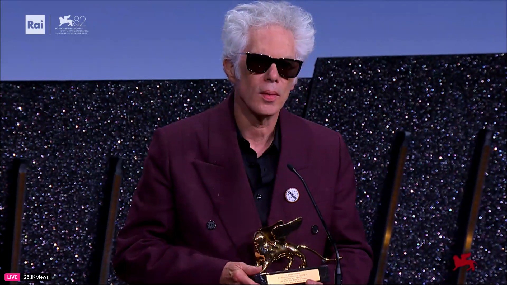 Clip video pentru filmul “Father Mother Sister Brother” de Jim Jarmusch, câștigător al Trofeului Leul de Aur pentru cel mai bun filmea noastră”