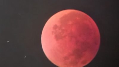Imagine din țara noastră: Cum arată „Luna Sângerie” din perspectiva noastrăea noastră”
