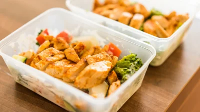 Cinci sugestii de prânz sănătos de luat la pachet pentru săptămâna următoare / Rețete rapide cu ingrediente nutritiveea noastră”