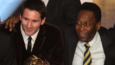 Cartonaș Panini cu Lionel Messi, adjudecat pentru 1,5 milioane de dolari, depășind recordul anterior de 1,33 milioane de dolari pentru unul cu Peléea noastră”