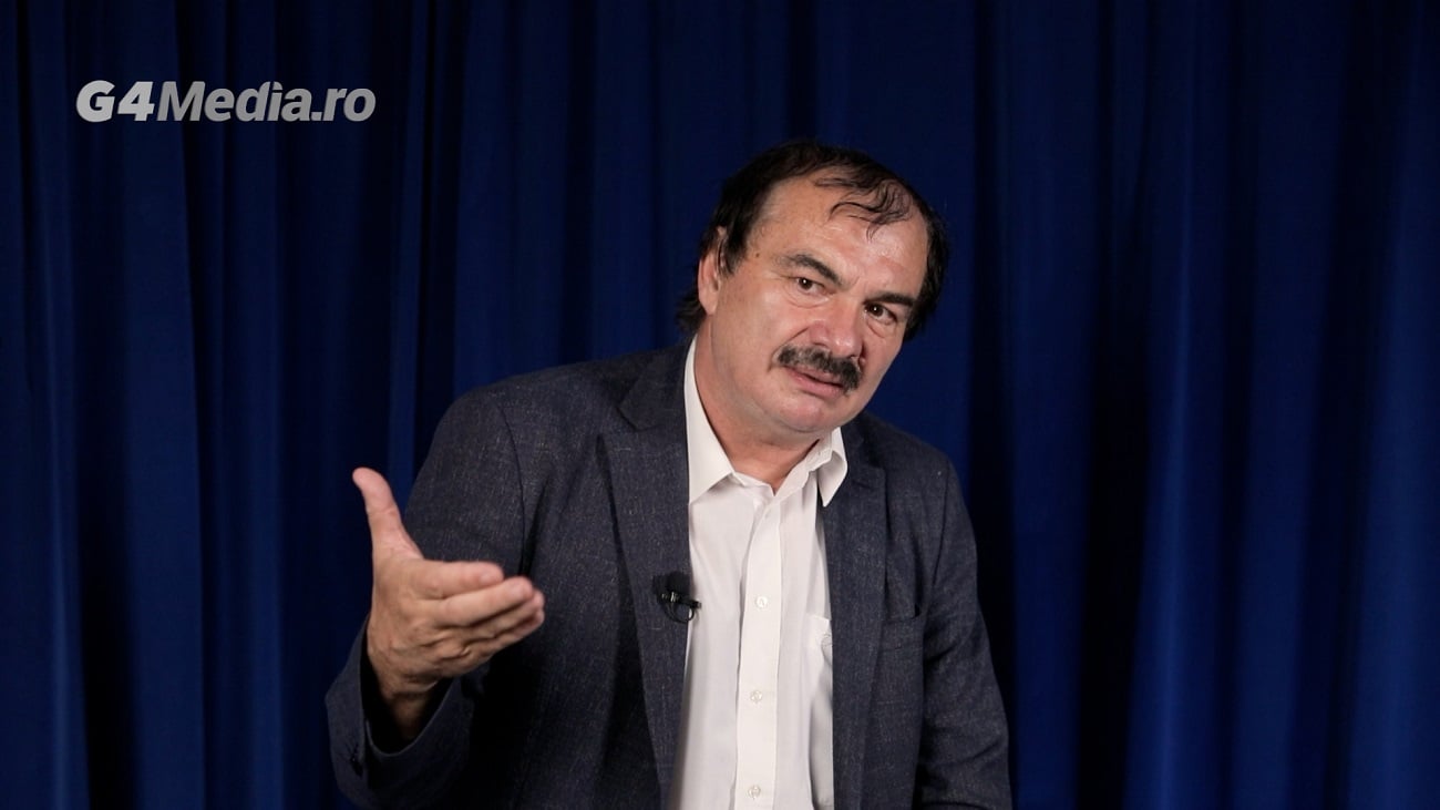 Mircea Miclea afirmă că Daniel David poate avea orice reacție emoțională față de el, însă el însuși nu răspunde la astfel de reacții, ci se bazează pe principii și informații verificabile.ea noastră”
