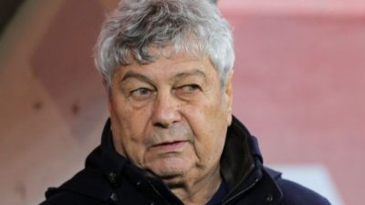 Care este motivul pentru care fotbalistul Vlad Dragomir, jucător la echipa Pafos, a fost ignorat la selecția pentru echipa națională? Răspunsul vine de la antrenorul Lucescu, care a considerat că nu este necesar să îl convoace.

sau

De ce a fost excluded Vlad Dragomir de la echipa națională? Explicația vine de la antrenorul Lucescu, care a decis că nu are nevoie de serviciile fotbalistului de la Pafos.

sau

Cine este responsabil pentru lipsa lui Vlad Dragomir de la echipa națională? Răspunsul este simplu: decizia antrenorului Lucescu, care a considerat că nu este necesar să îl convoace pe jucătorul de la Pafos.

sau

Vlad Dragomir, un fotbalist talentat de la Pafos, a fost exclus de la echipa națională. Care este motivul din spatele acestei decizii? Antrenorul Lucescu a considerat că nu are nevoie de el.

Aceste reformulări păstrează esența mesajului original, dar folosesc cuvinte și structuri diferite pentru a exprima aceeași idee.