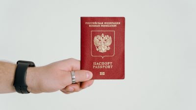 Uniunea Europeană analizează posibilitatea impunerii unei interdicții complete pentru turiștii ruși în spațiul europeanea noastră”