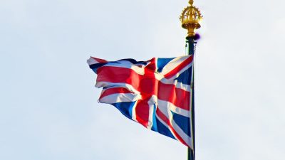 imigrația devine o prioritate majoră, influențând direcția politică a Marii Britanii spre dreaptaea noastră”