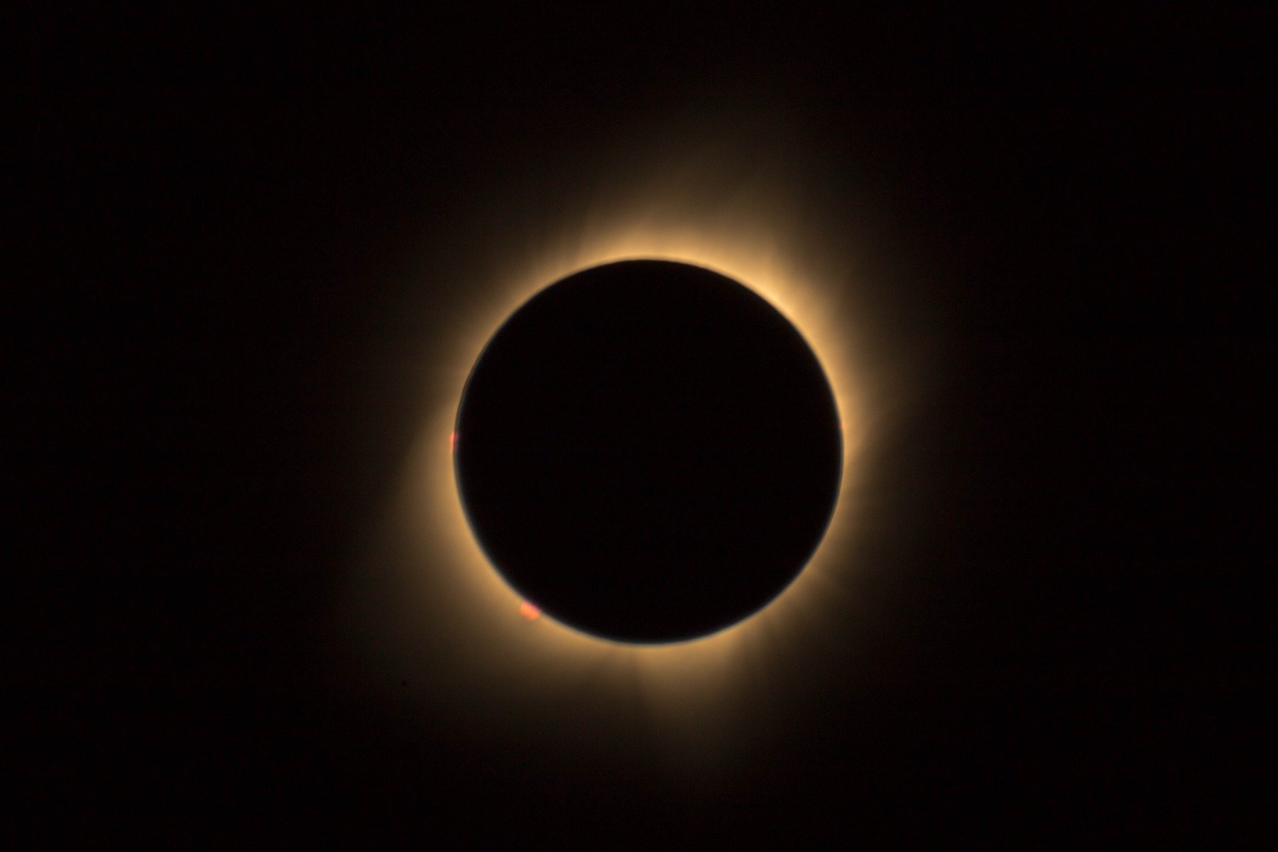 Eclipsa totală de Luna și fenomenul “Luna Sângerie” de duminică, observabile în principal în Asia, precum și parțial în Europa și Africaea noastră”
