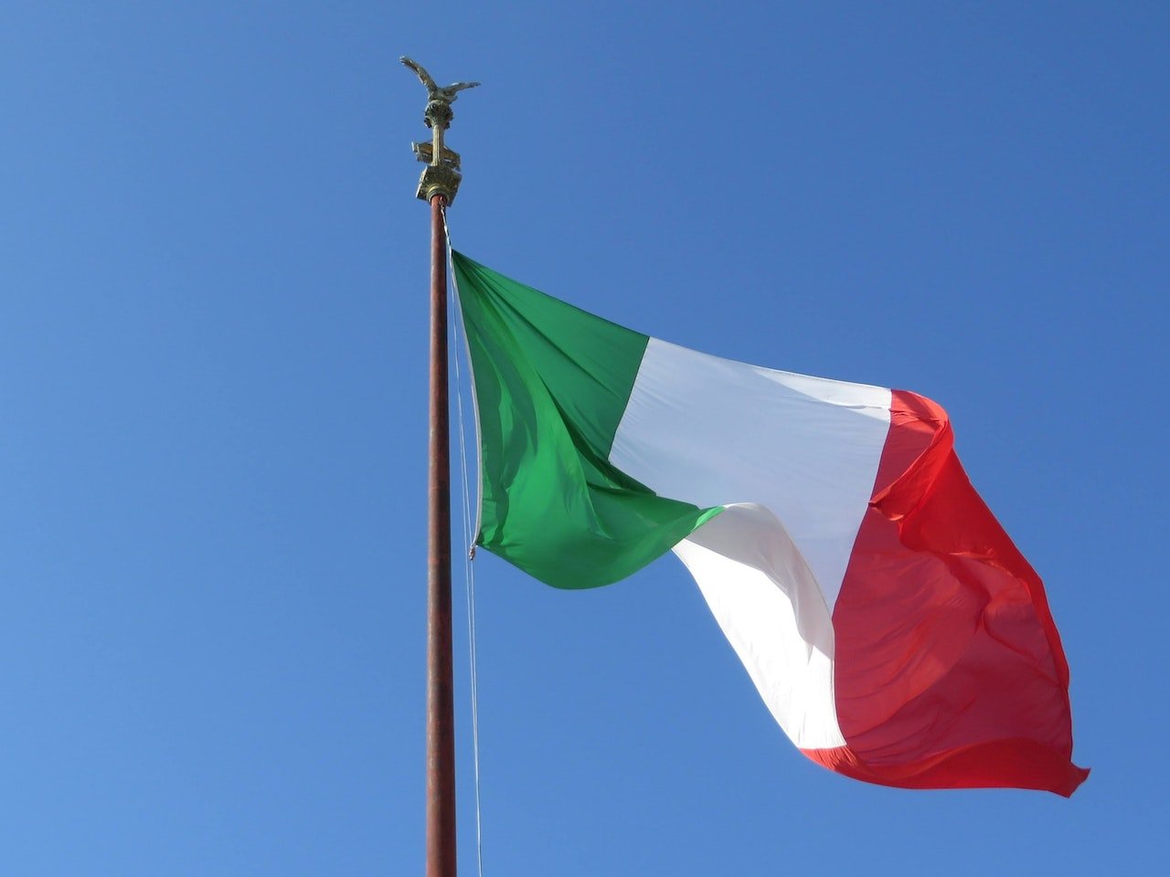 Ministrul italian al apărării avertizează că Italia nu este pregătită pentru un eventual atac din partea Rusiei sau a altor participanțiea noastră”