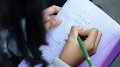 Mai mult de 100.000 de elevi din județul Timiș încep anul școlar fără activități de deschidere, în timp ce dascăli sindicaliști participă la proteste în capitalăea noastră”