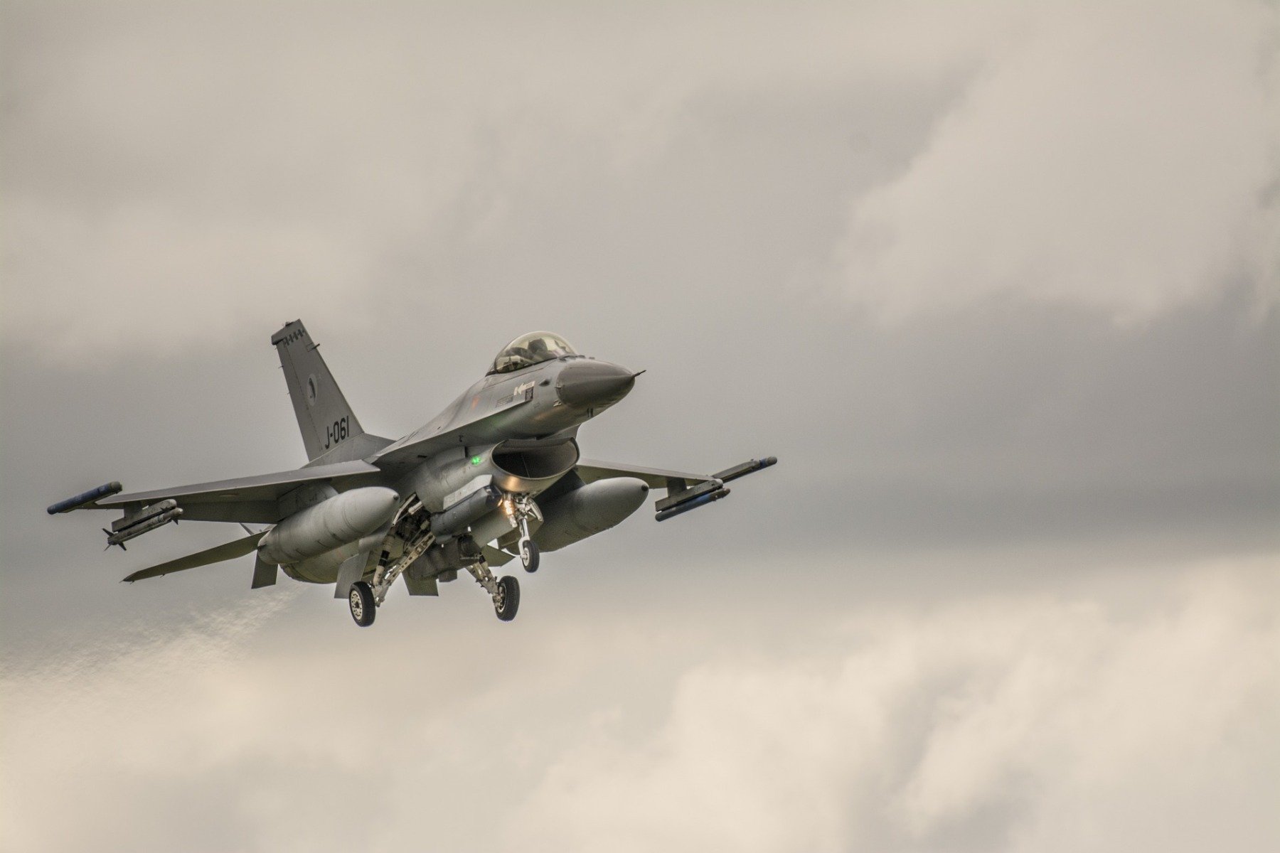 Actualizare video: Atac cu drone rusești pe malul ucrainean al brațului Chilia / Două avioane F-16 românești și două Eurofighter Typhoon ale Luftwaffe au decolat / Mesaj de avertizare la Tulceaea noastră”
