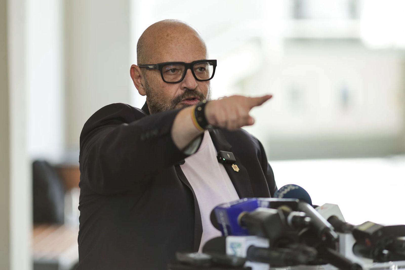 Familia Piedone contribuie financiar Primăriei Sectorului 5 pentru afacerea unui fabricant de piele în timpul perioadei în care Piedone senior a fost deținut | Snoop