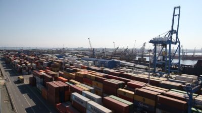 Parchetul European anunță cea mai amplă confiscare de containere din UE, în valoare de cel puțin 250 de milioane de euro, în cadrul operațiunii Calypso, în care au fost confiscate peste 2.400 de containere cu biciclete electrice în portul Pireuea noastră”