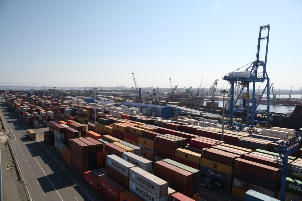 Parchetul European anunță cea mai amplă confiscare de containere din UE, în valoare de cel puțin 250 de milioane de euro, în cadrul operațiunii Calypso, în care au fost confiscate peste 2.400 de containere cu biciclete electrice în portul Pireuea noastră”