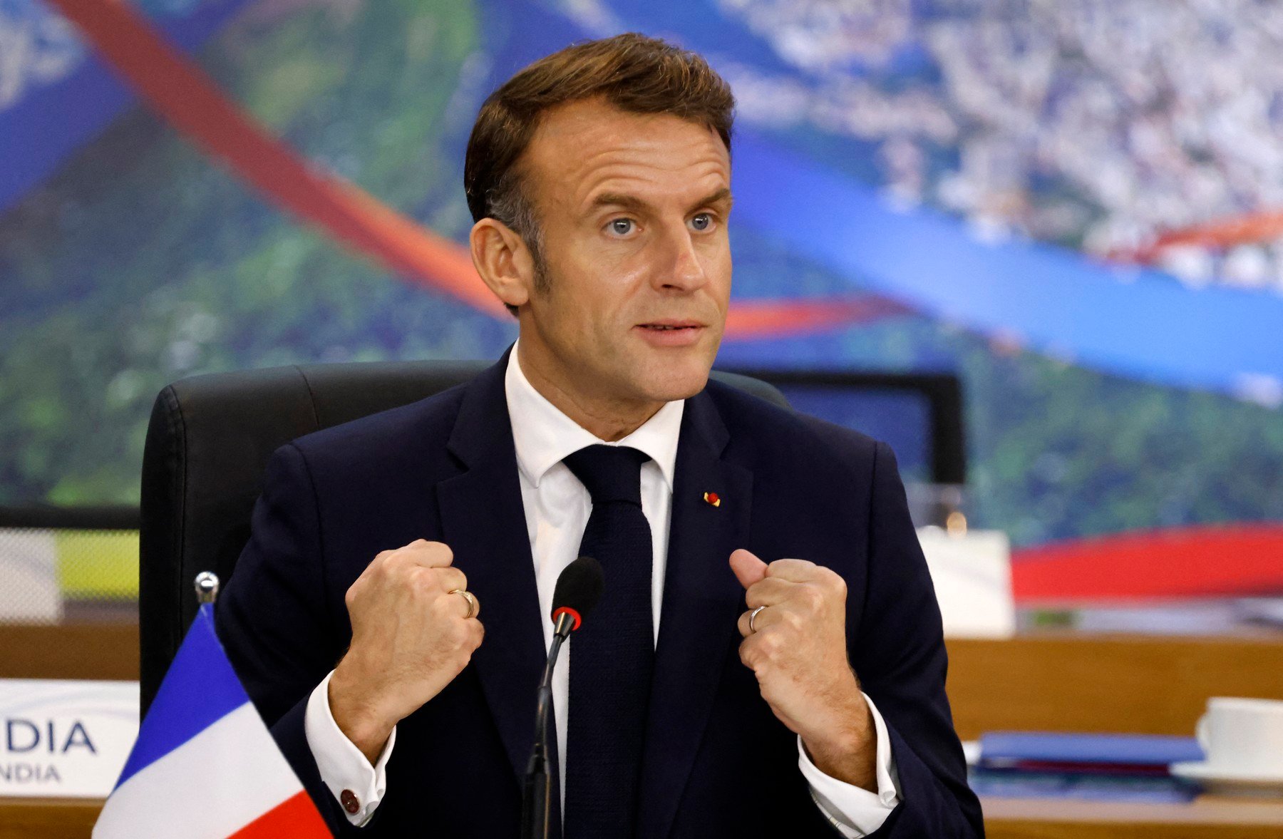 Macron despre atacul amplu asupra Ucrainei: Rusia devine tot mai izolată în trecutul terorii. Franța își reafirmă angajamentul pentru o soluție pașnică și echitabilă pe termen lungea noastră”