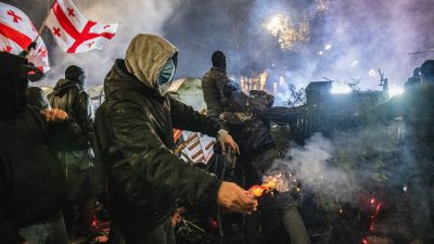 Pedepse cu închisoarea pentru protestatarii pro-europeni din Georgiaea noastră”