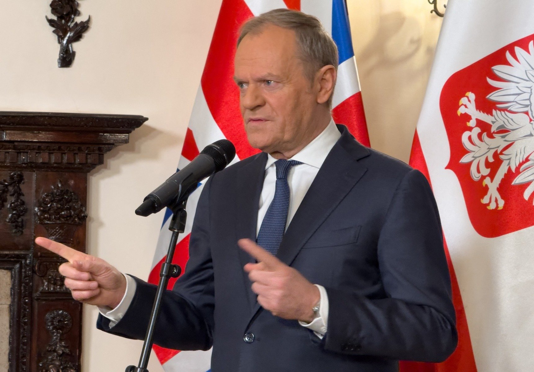Donald Tusk afirmăcă autoritățile de securitate au interceptat o dronă peste clădirile guvernamentale, iar suspecții au fost arestațiea noastră”