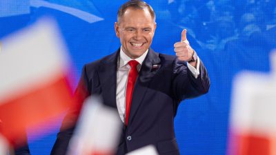 Președintele polonez Karol Nawrocki efectuează prima sa vizită la Casa Albă și evidențiază diferențele diplomatice față de premierul Donald Tuskea noastră”