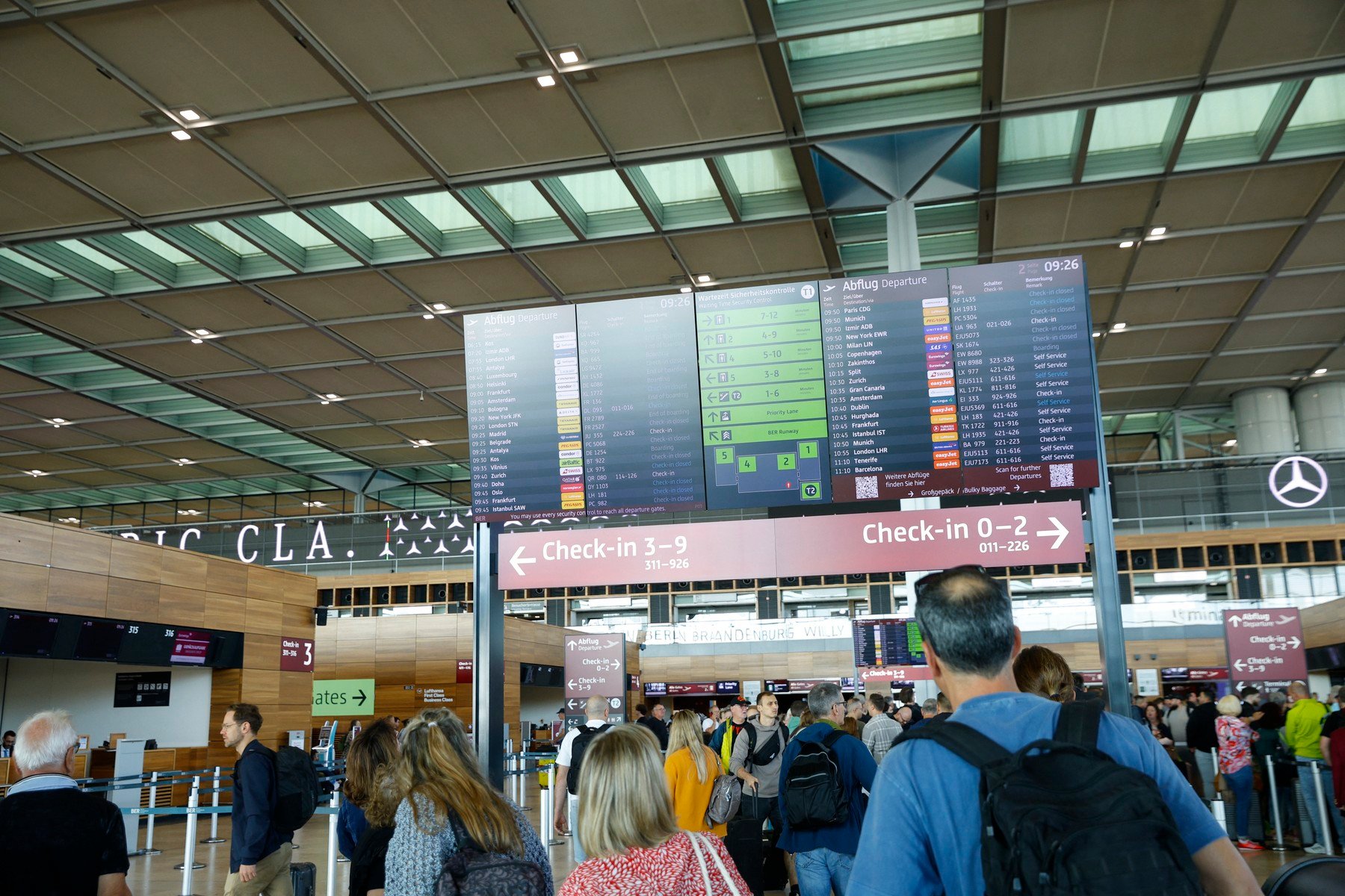 Transmisiune în direct: Mai multe aeroporturi europene, victime ale unui atac cibernetic, cu zboruri anulare și întârzieriea noastră”