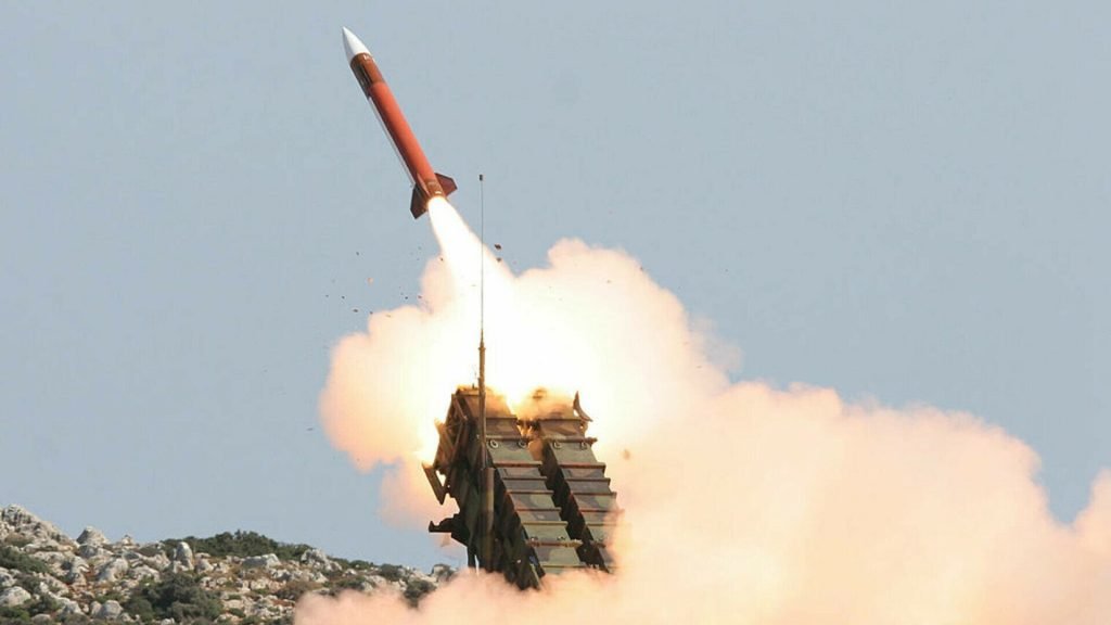 [ad_1] Ucraina a primit de la Israel un sistem antiaerian de tip PATRIOT, un echipament american costisitor, dar esențial pentru apărarea împotriva atacurilor rachetelor din partea Rusiei, anunță președintele ucrainean Volodimir Zelenski