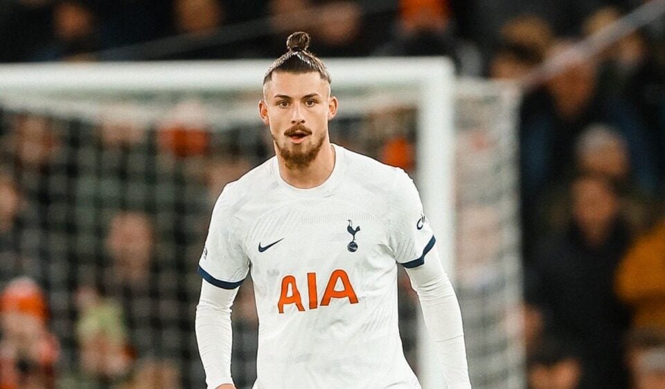Radu Drăgușin nu figurează pe lista echipei Tottenham pentru faza grupelor Ligii Campionilor UEFAea noastră”