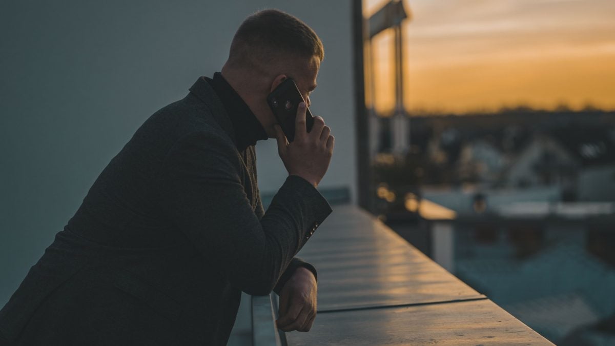 Doi străini arestați în Serbia pentru tentative de transmitere a secretelor militare americane către China, au fugit după ce și-au înlăturat brățările electroniceea noastră”