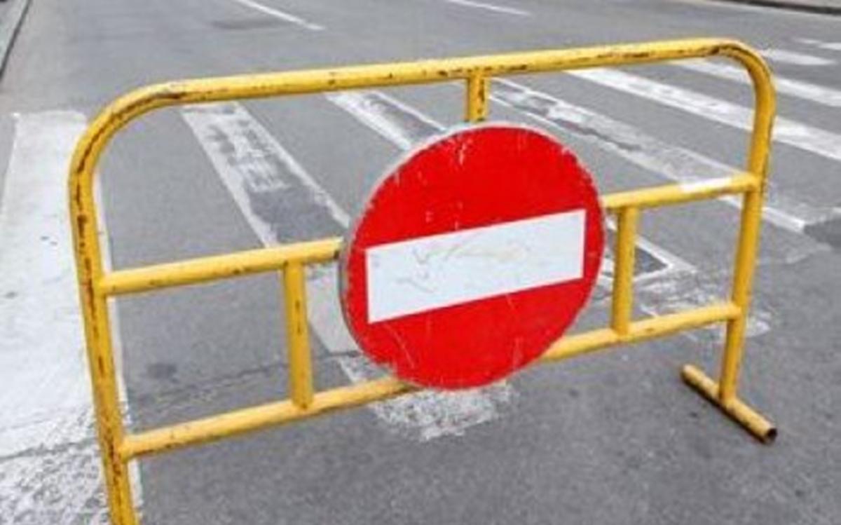 Fluxul rutier este deviat sau restricționat în mai multe zone ale Capitalei, datorită unor lucrări de infrastructură rutieră.