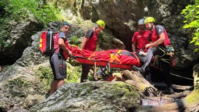 Călător francez accidentat în Munții Bucegi, recuperat după o intervenție de peste șase ore a salvamontiștilorea noastră”