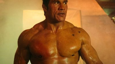 Recenzie video: „The Smashing Machine” – Merită Dwayne „The Rock” Johnson o nominalizare la Oscar pentru cel mai bun rol?ea noastră”