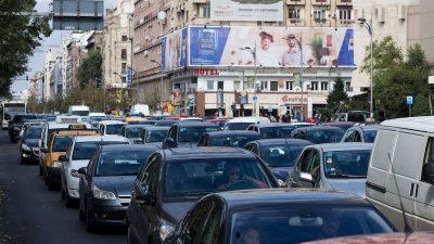 Propunere pentru diminuarea aglomerației: angajații instituțiilor publice din București ar putea să înceapă programul de lucru la ore diferite