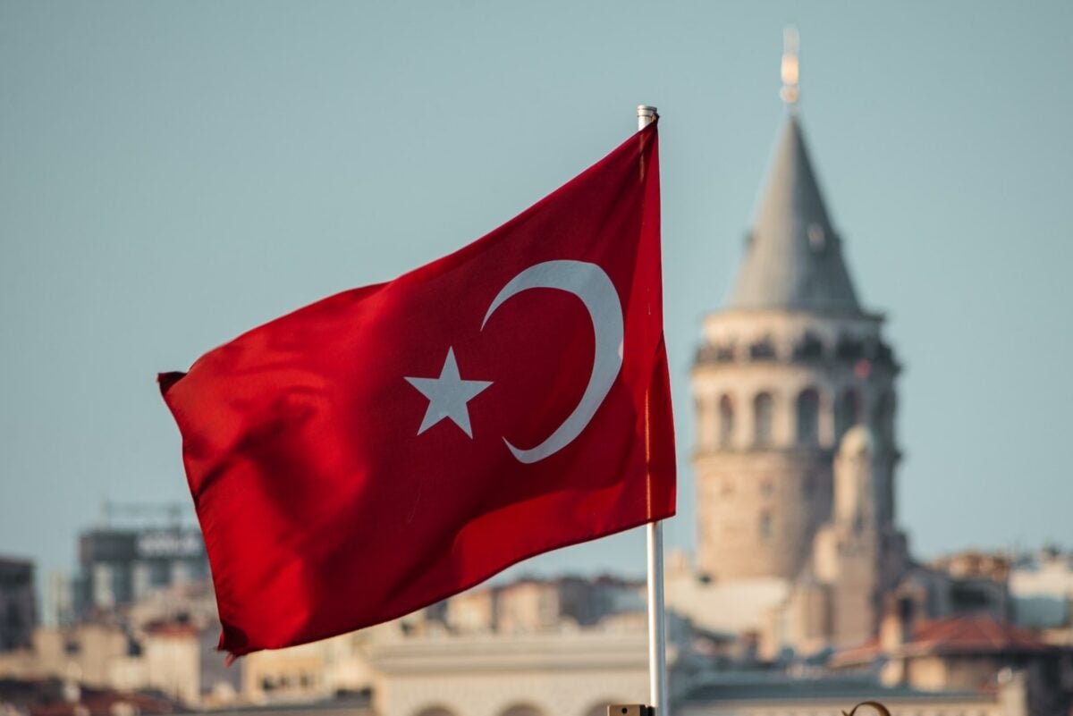 Posibilă destituire a liderului opoziției din Turcia de către o instanță din Ankara; sute de membri ai Partidului Republican Democrat au fost arestați în vederea procesuluiea noastră”