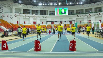 Competiții de CrossFit organizate la Așgabat pentru a sărbători a 30-a aniversare a relațiilor diplomatice dintre Turkmenistan și Emiratele Arabe Unite