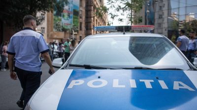 Sindicatul Polițiștilor: Un agent din Bocșa a fost atacat cu o sticlă în timpul unei intervenții / „Lipsa prezenței polițiștilor pe străzi va duce la creșterea infracțiunilor”ea noastră”