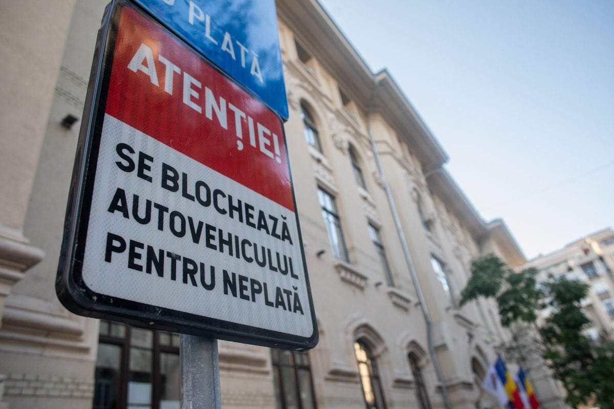Primăria interimară a Bucureștiului: peste 30.000 de locuri de parcare albastre aduc anual venituri de 70 milioane de lei – controverse legate de compania Municipală Parking Bucureștiea noastră”