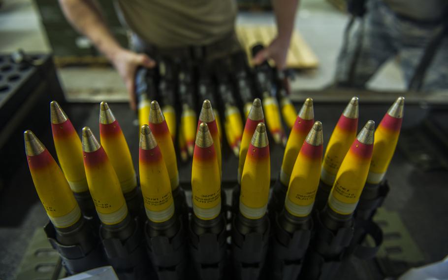 Ajutorul internațional a finanțat cu 4,5 miliarde de dolari inițiativa cehă pentru echipamentele militare destinate Ucraineiea noastră”