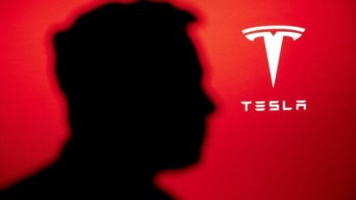 Forbes: Elon Musk devine primul individ cu o avere netă de 500 de miliarde de dolari, datorită creșterii valorii acțiunilor Tesla cu 14% în acest anea noastră”