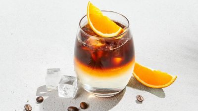 1 octombrie – Sărbătoarea Internațională a Cafelei: dintr-o simplă băutură, un fenomen social în timpurile moderneea noastră”