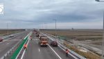 Iată o reformulare a titlului: “Filmare exclusivă Buzău: Procesul de testare a drumului dintre Mizil și Pietroasele, o etapă importantă înainte de deschiderea oficială a traficului pe noul tronson A7”.