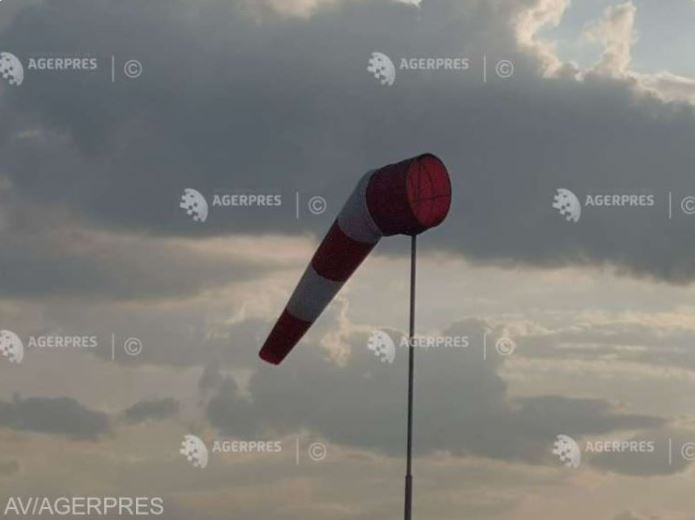 Avertisment meteo: furtuni puternice și rafale de vânt în regiunile montane din Brașov, Argeș, Prahova și Dâmbovița.
